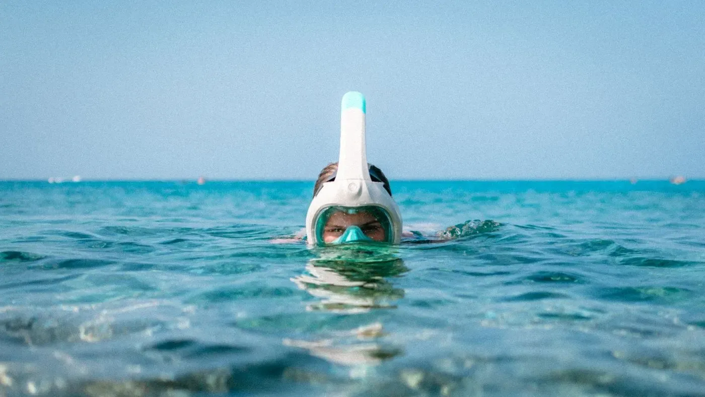 Snorkelset redo för simning