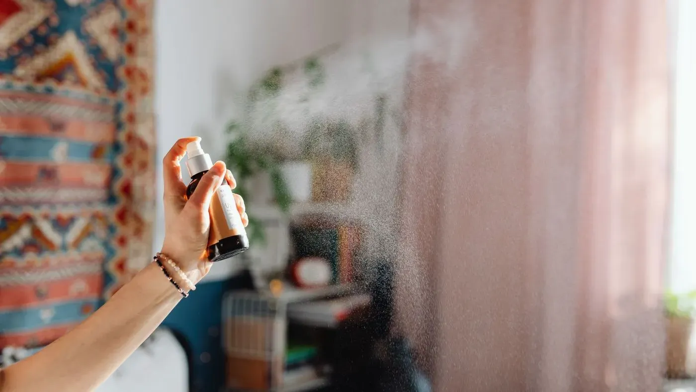 Sprayflaska med myggmedel