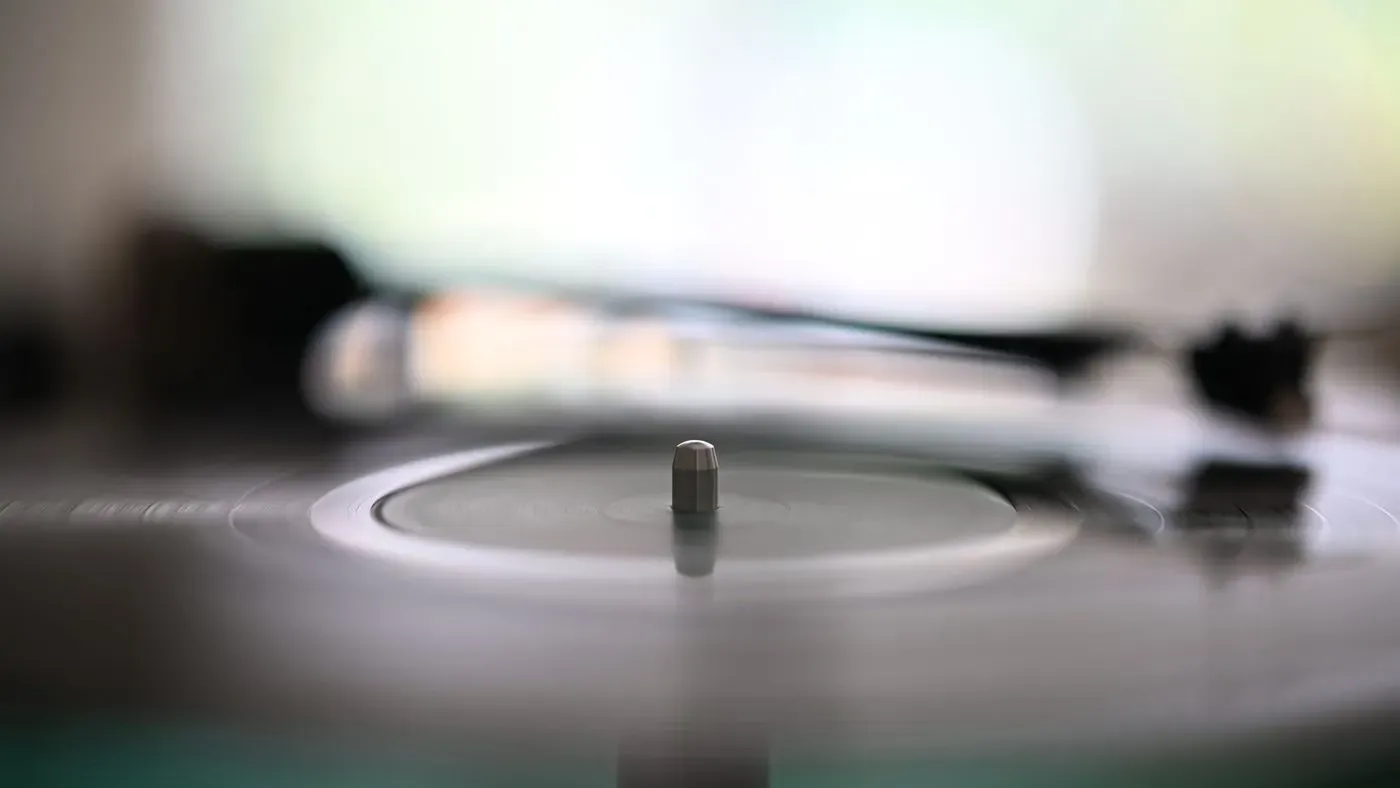 Skivspelare med vinylskiva