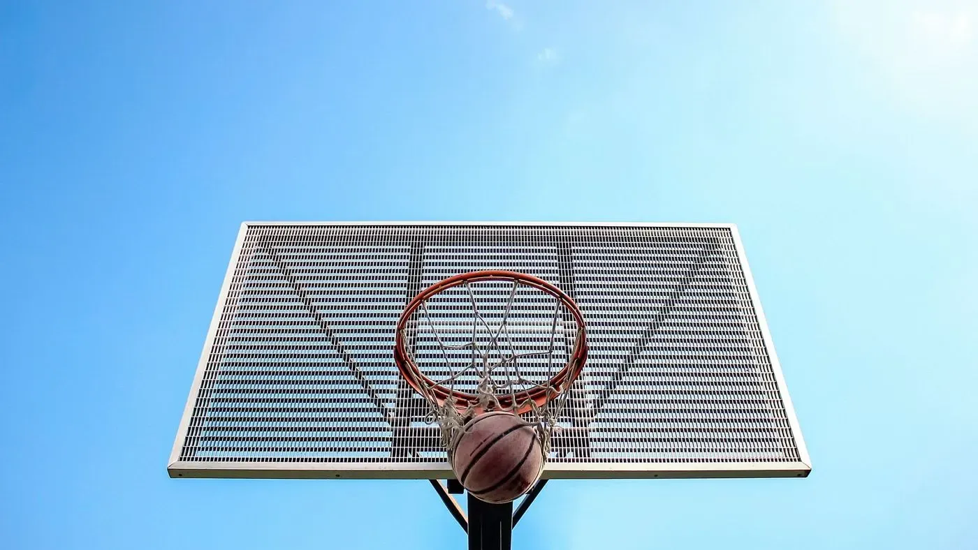 Basketkorg med nät