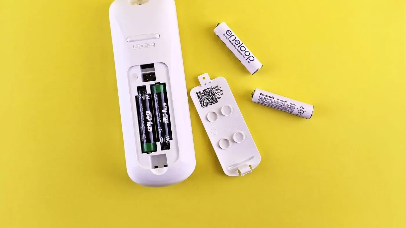 Flera AA-batterier bredvid varandra