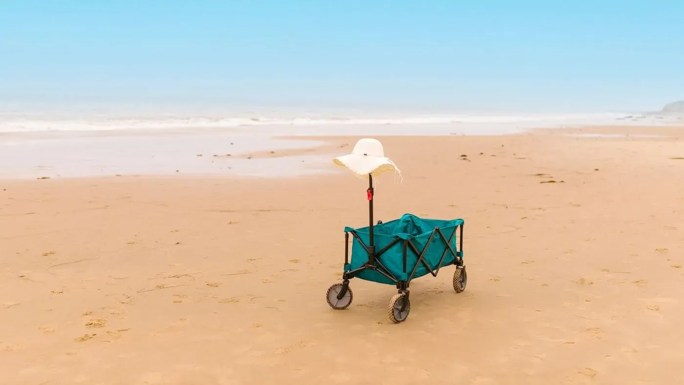 Strandvagn fylld med badutrustning