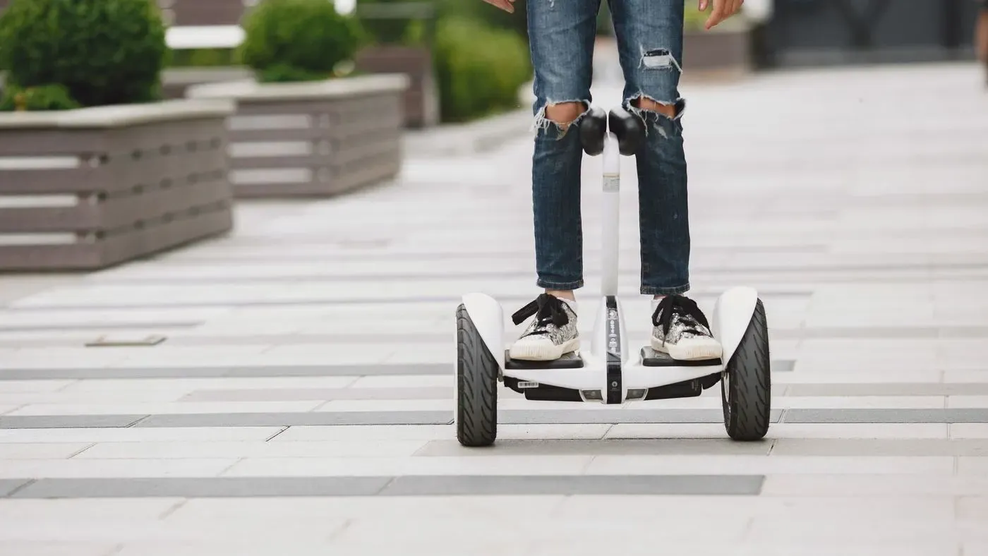 Hoverboard på asfalt