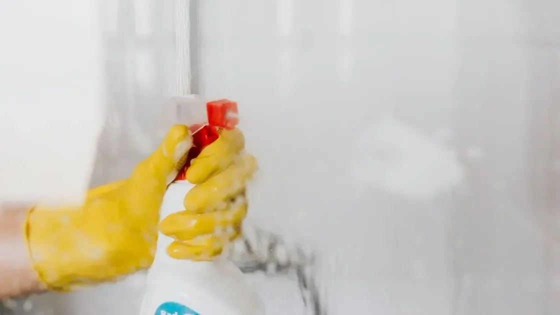 Närbild på sprayflaskans munstycke